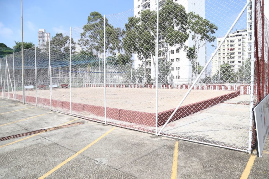 Quadra de futevôlei passa por reformulação