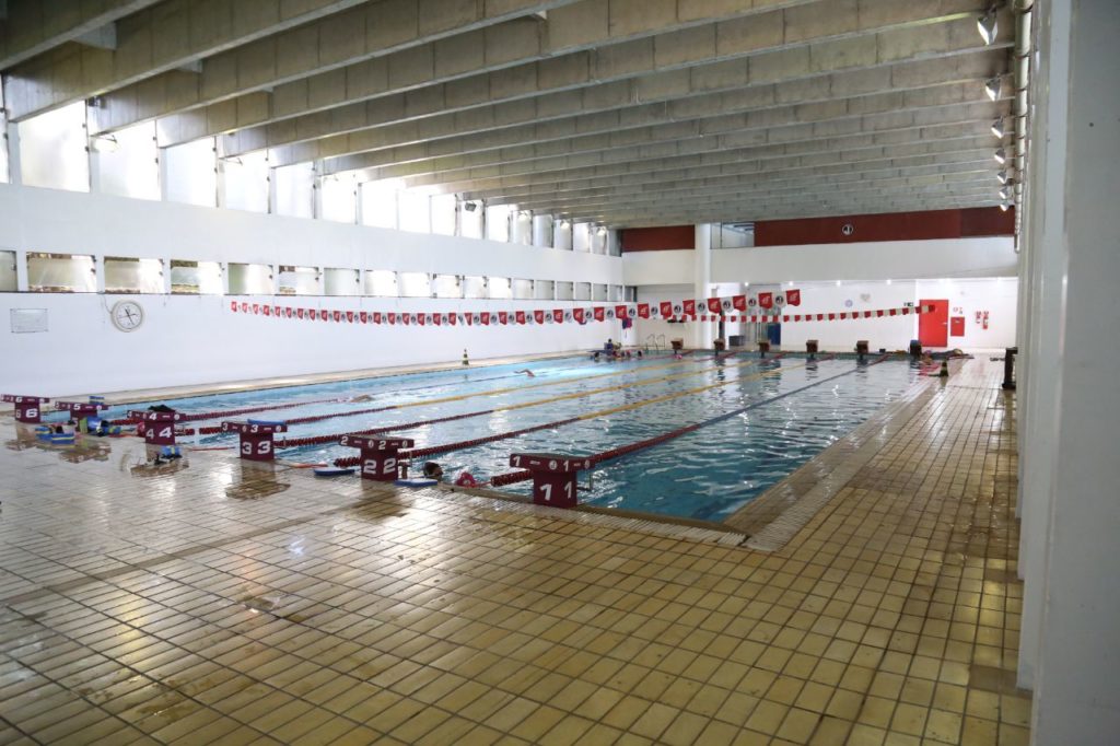Manutenção na piscina térmica