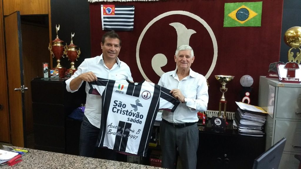 Presidente Domingos Sanches recebe ex-jogador da Seleção Brasileira