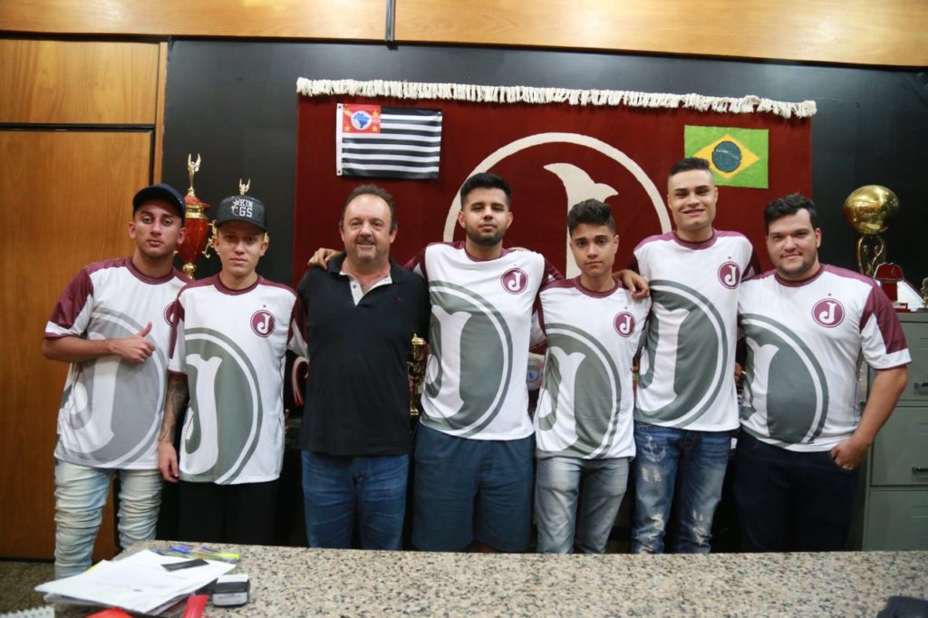 Juventus se aventura nos E-Sports