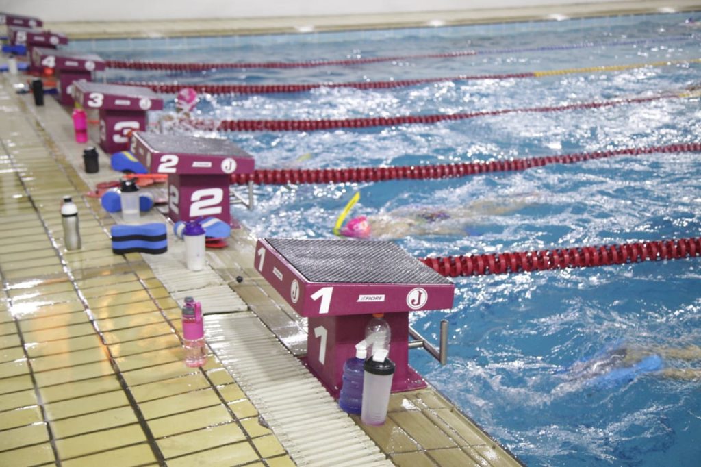 Mês das crianças na piscina térmica
