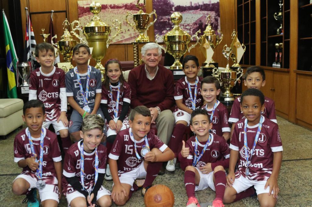 Presidente Domingos Sanches recebe equipe vice-campeã da IberCup