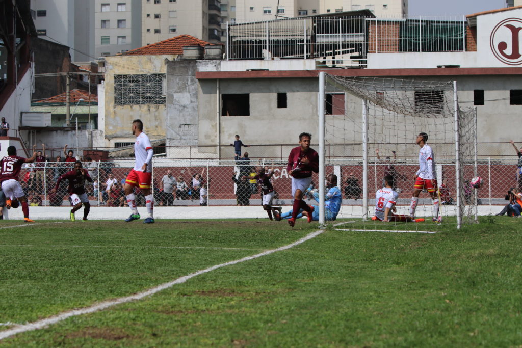 Com gols no primeiro tempo, Juventus vence o Audax