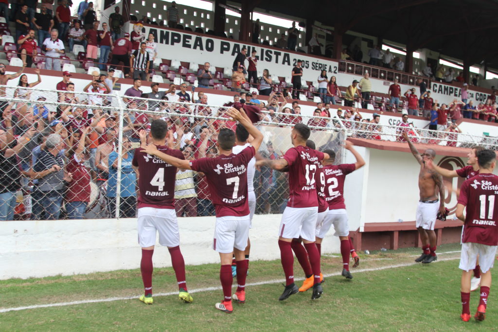 Tem gol!!! E é gol da classificação
