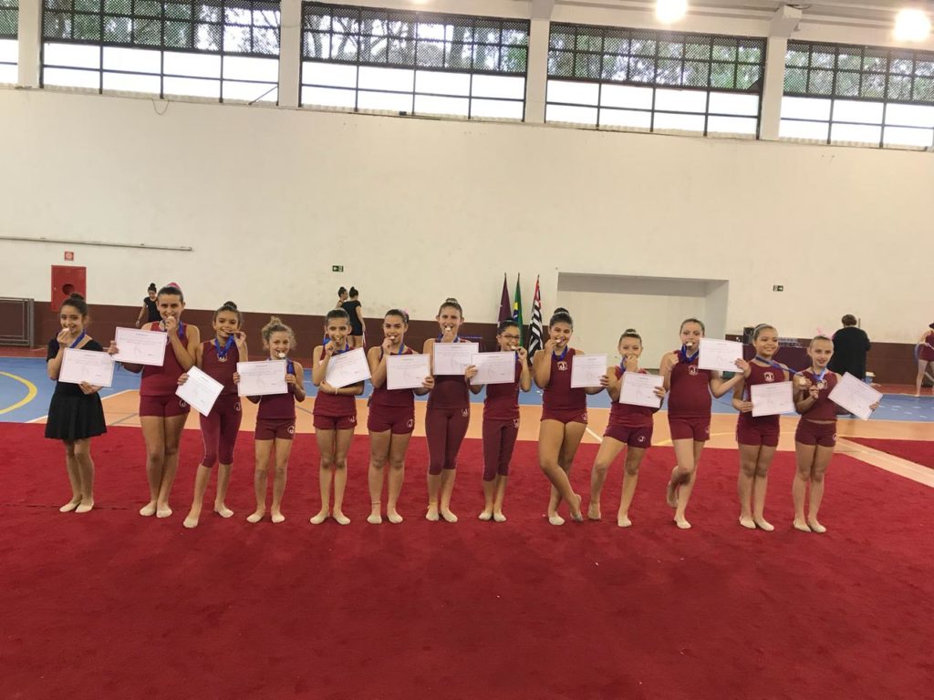 Ginastas juventinas são avaliadas para competição de novembro