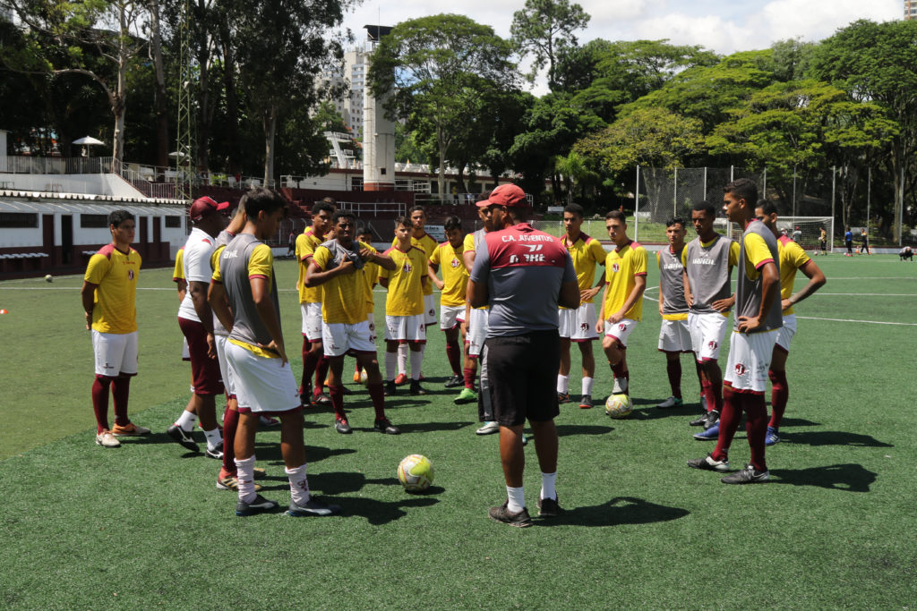 Visando embalar no Paulista Sub-20, Juventus recebe Bragantino