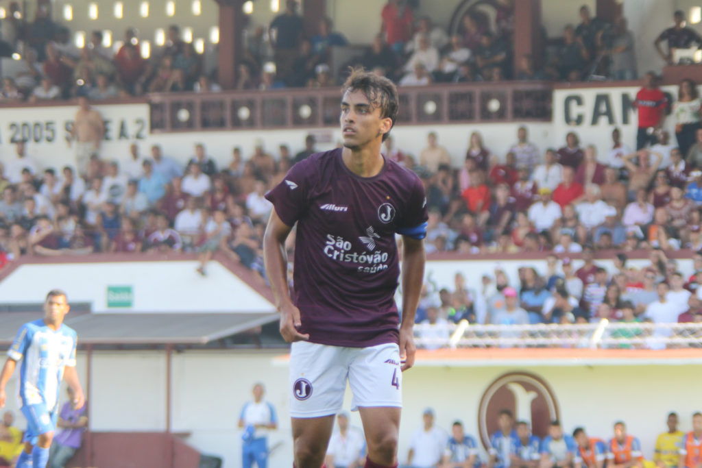 Destaque da Copa São Paulo assina contrato profissional com o Juventus