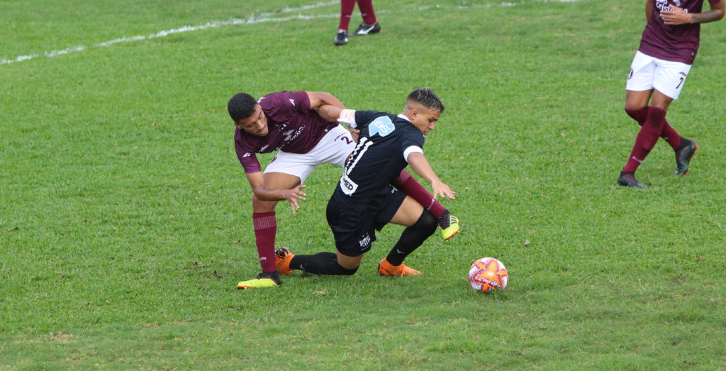 Com dois a menos, Juventus vence Bragantino de virada