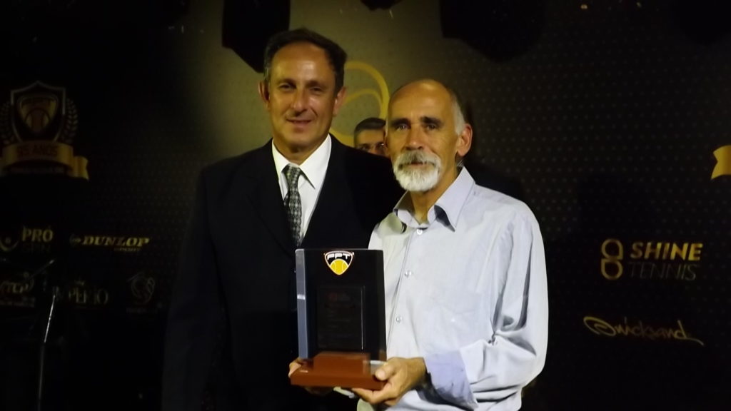 Juventus recebe Troféu Melhores do Ano pelo desempenho no Paulista Interclubes de Tênis