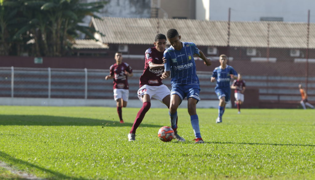 Sub-15 vence Santo André e é líder no Paulista