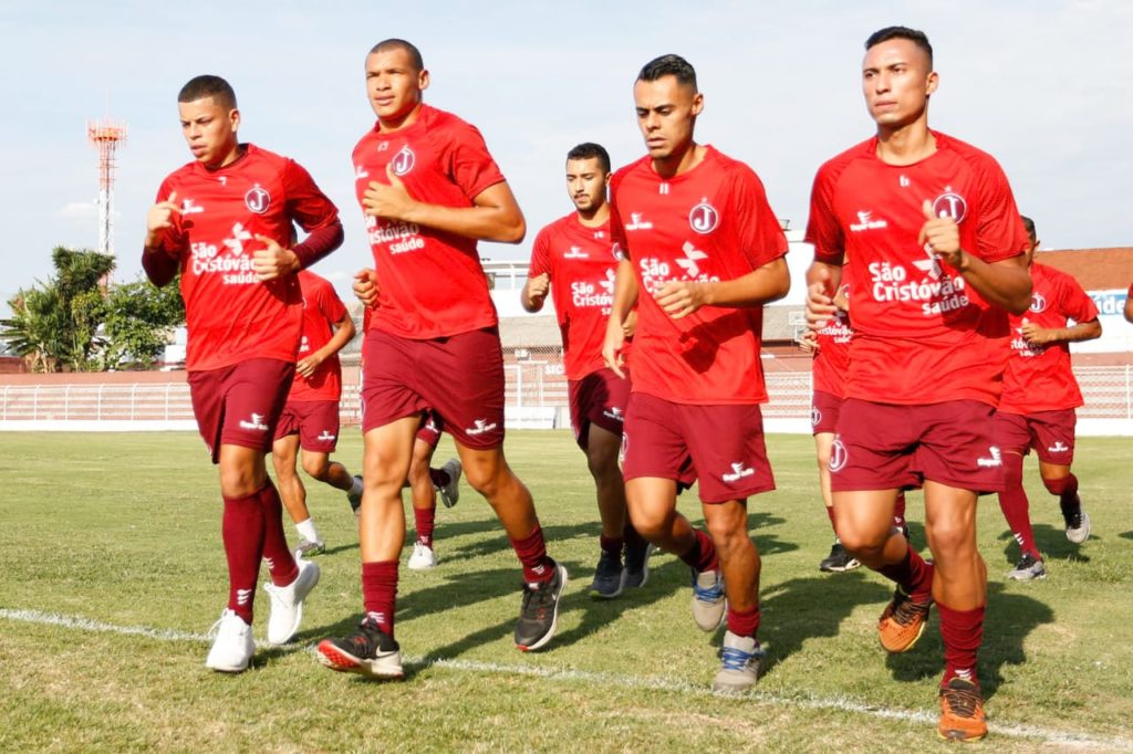 Atletas Juventinos se apresentam na Javari para início das atividades