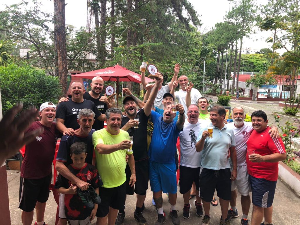 Jogue tênis salvando vidas