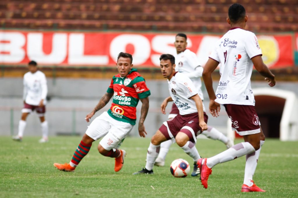 Com baixo rendimento no primeiro tempo, Moleque é superado pela Lusa no Canindé