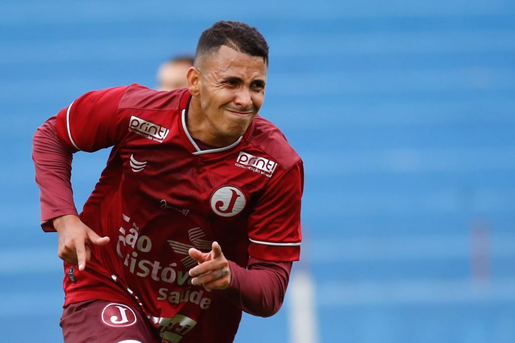 Moleque conquista importante vitória fora de casa