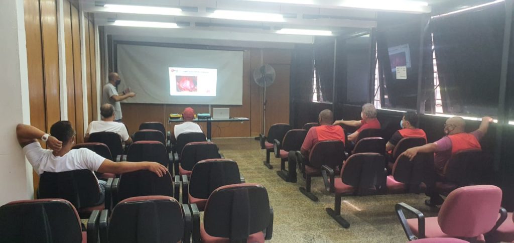 Dia de Treinamento para os Funcionários do Clube