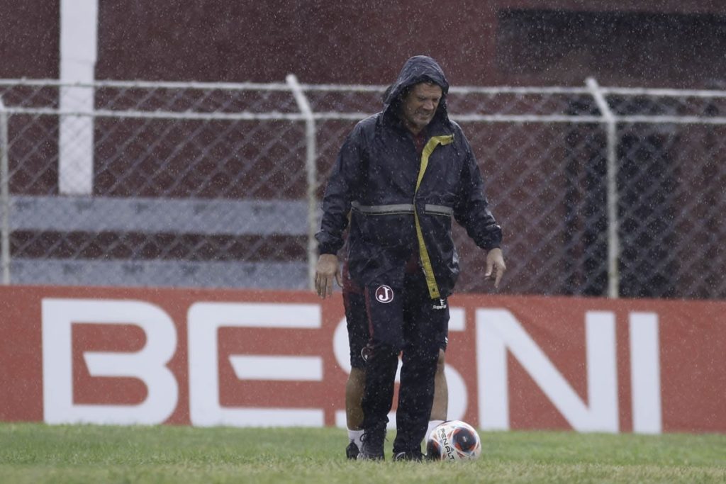 Ito Roque destaca a responsabilidade que envolve o jogo contra o Taubaté neste domingo