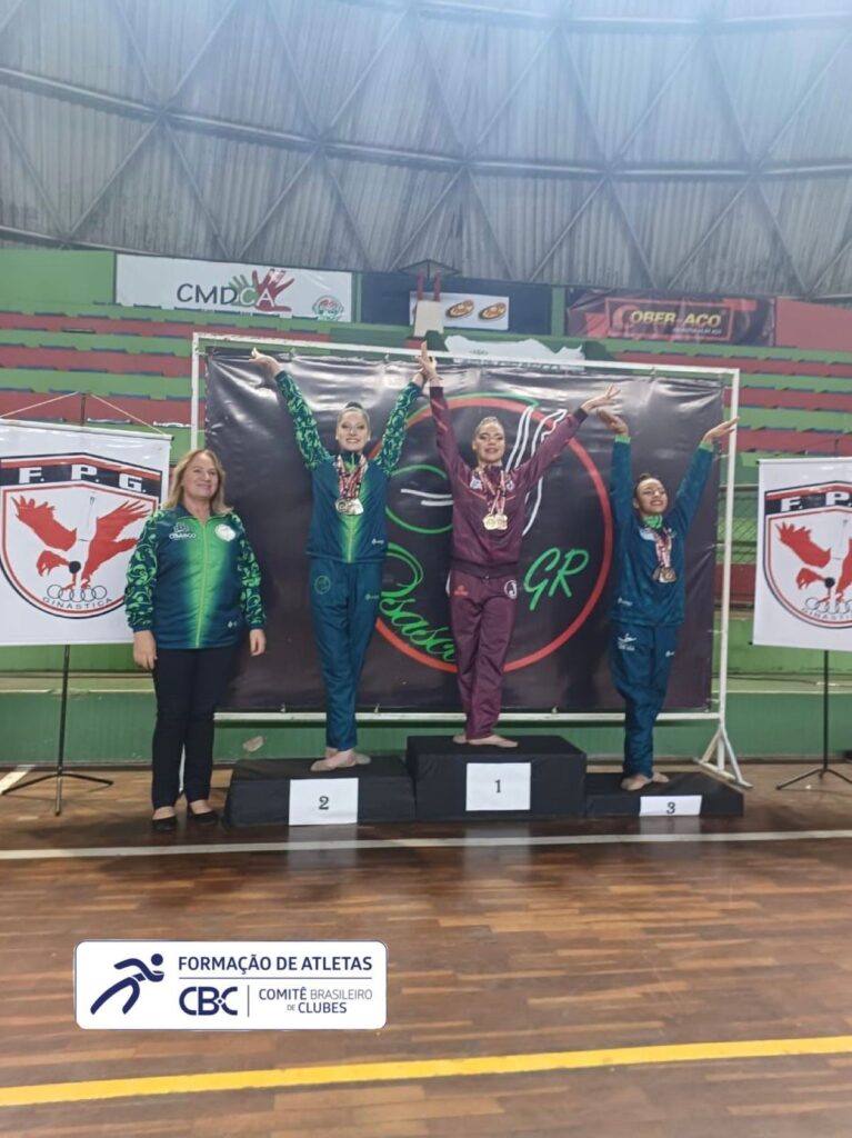Sarah Carmo se destaca no Campeonato Estadual Adulto de GR