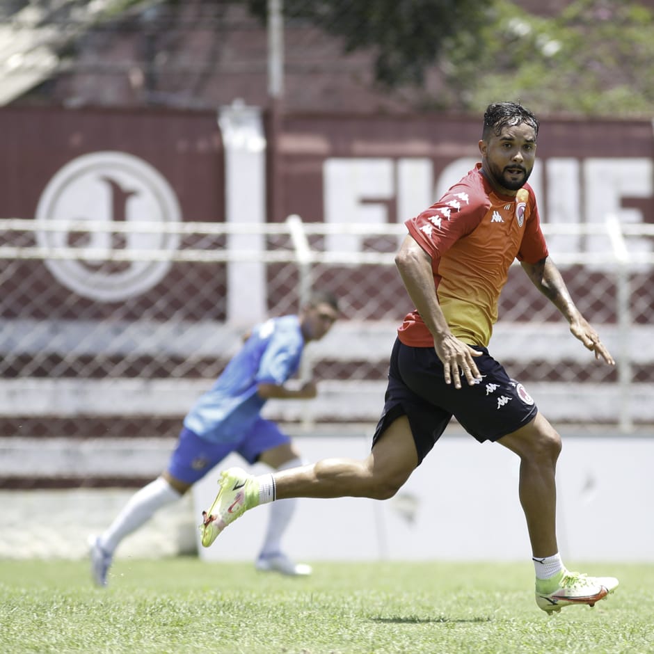 Equipe Profissional realiza primeiro Jogo-Treino contra o Sub 20