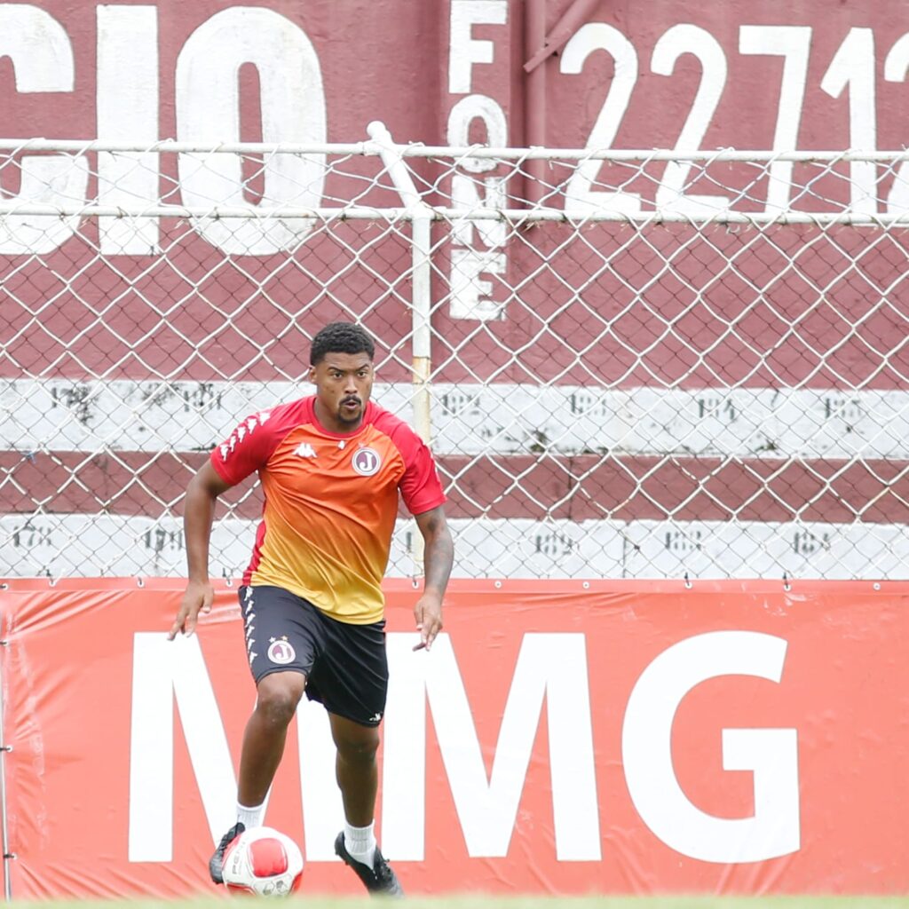 Juventus enfrenta Portuguesa Santista em busca da segunda vitória na competição