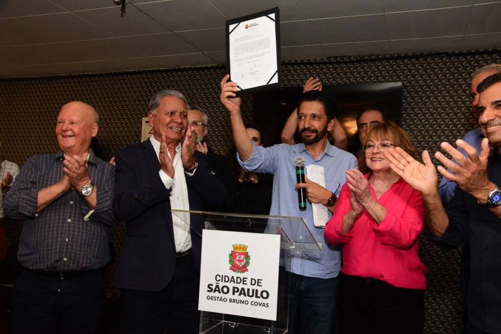 Prefeito Ricardo Nunes assina a renovação da concessão de área do Juventus