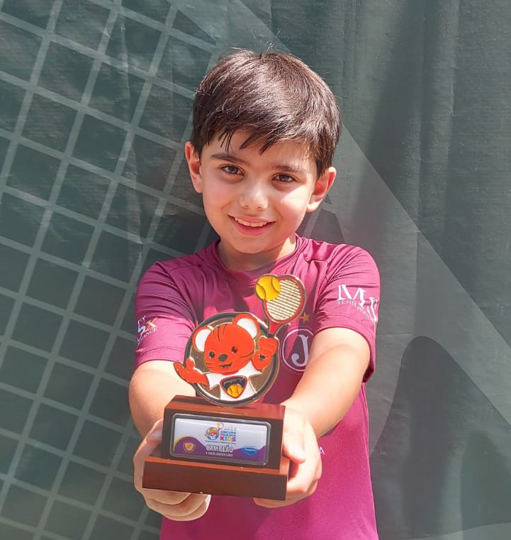 Atletas Kids brilham no Torneio Tênis &Cia