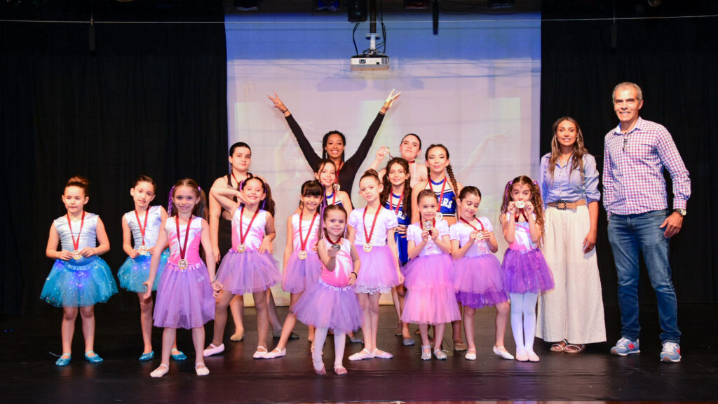 Bailarinas Juventinas encantam a plateia no Teatro do Santa Catarina