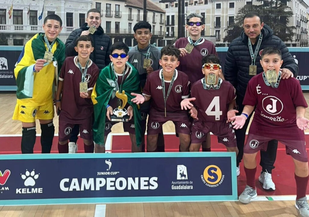 Sub 13 sagra-se campeão do Futsal Cup 2025 na Espanha