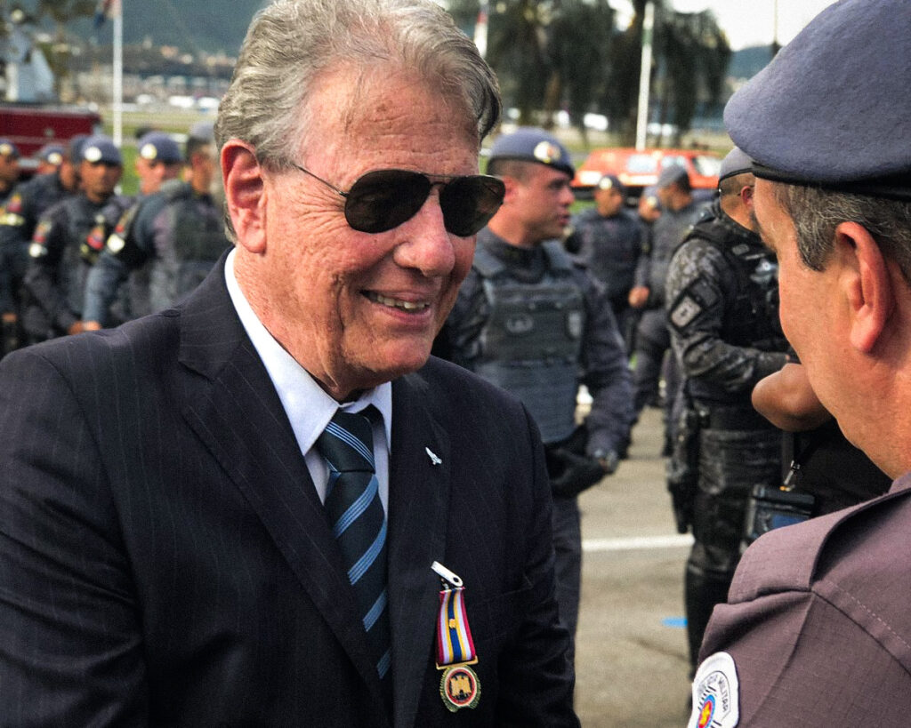 CEO recebe homenagem com Medalha de Mérito do Comando de Policiamento Metropolitano