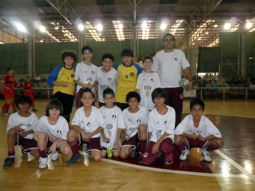 Escolinha de Futsal perde 02 partidas e empata 01 no Sindi-Clube
