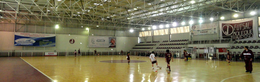 Sub-14 a um passo da final do Metropolitano de Futsal