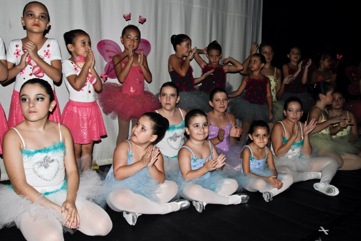 Bailarinas Grenás brilham no Festival Cinderela