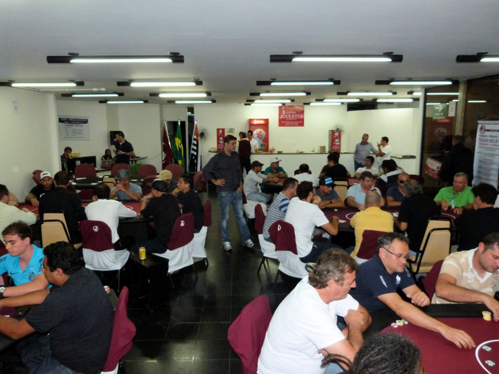 Clube Grená promove Torneio de Pôquer