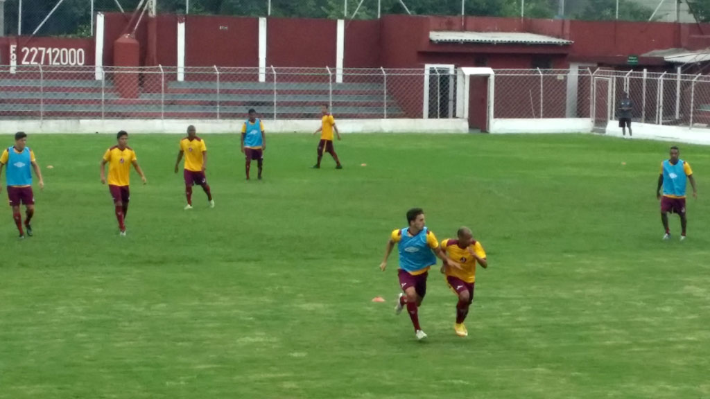 Defendendo liderança, Juventus encara Cotia