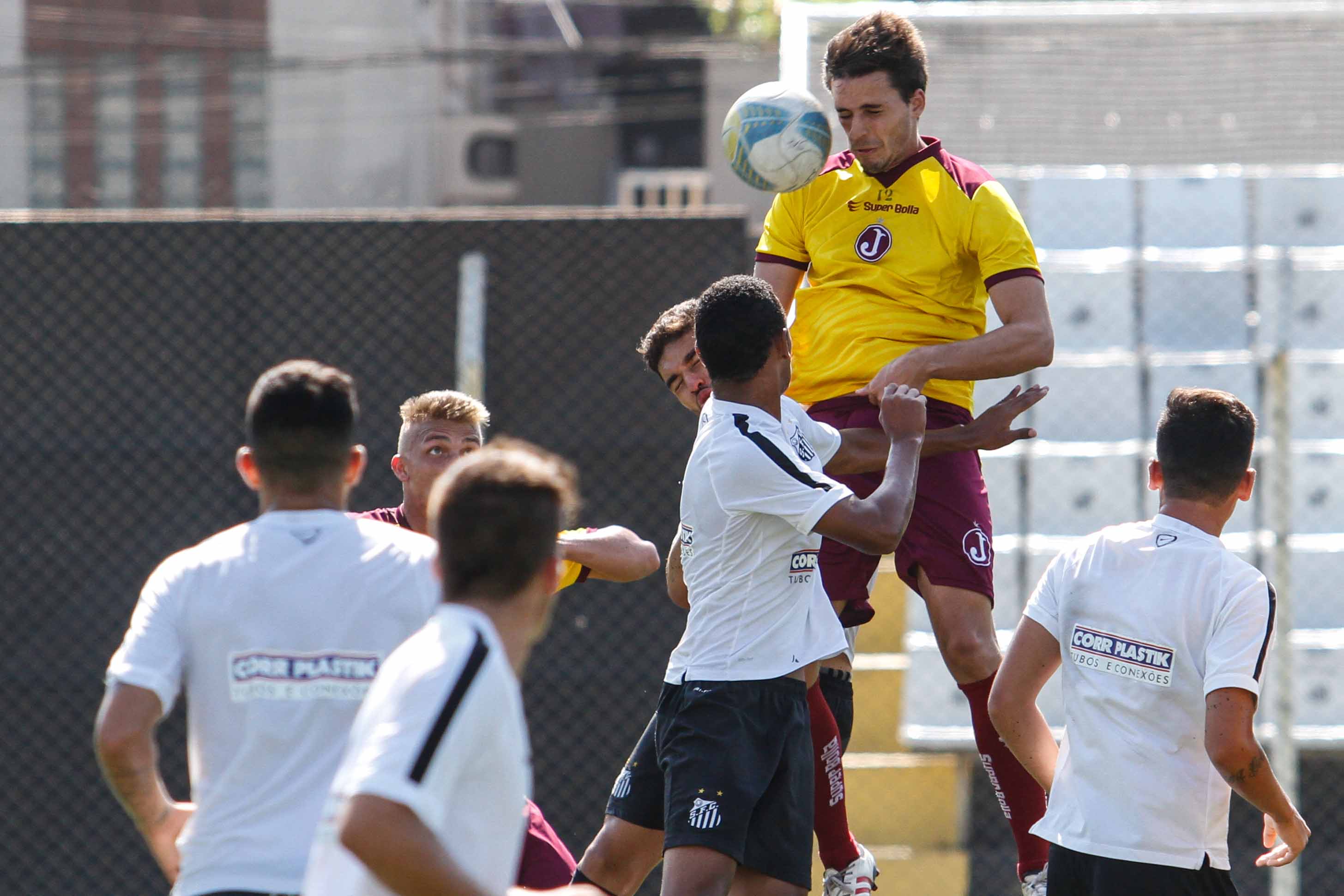 Juventus empata com Santos em jogo-treino