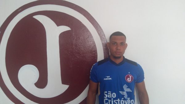 João Vítor, meio campo do Juventus (Foto: Lucas Moraes)