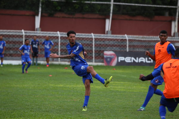 Bahia treina na Rua Javari (Foto: Marcelo Germano/Juventus)
