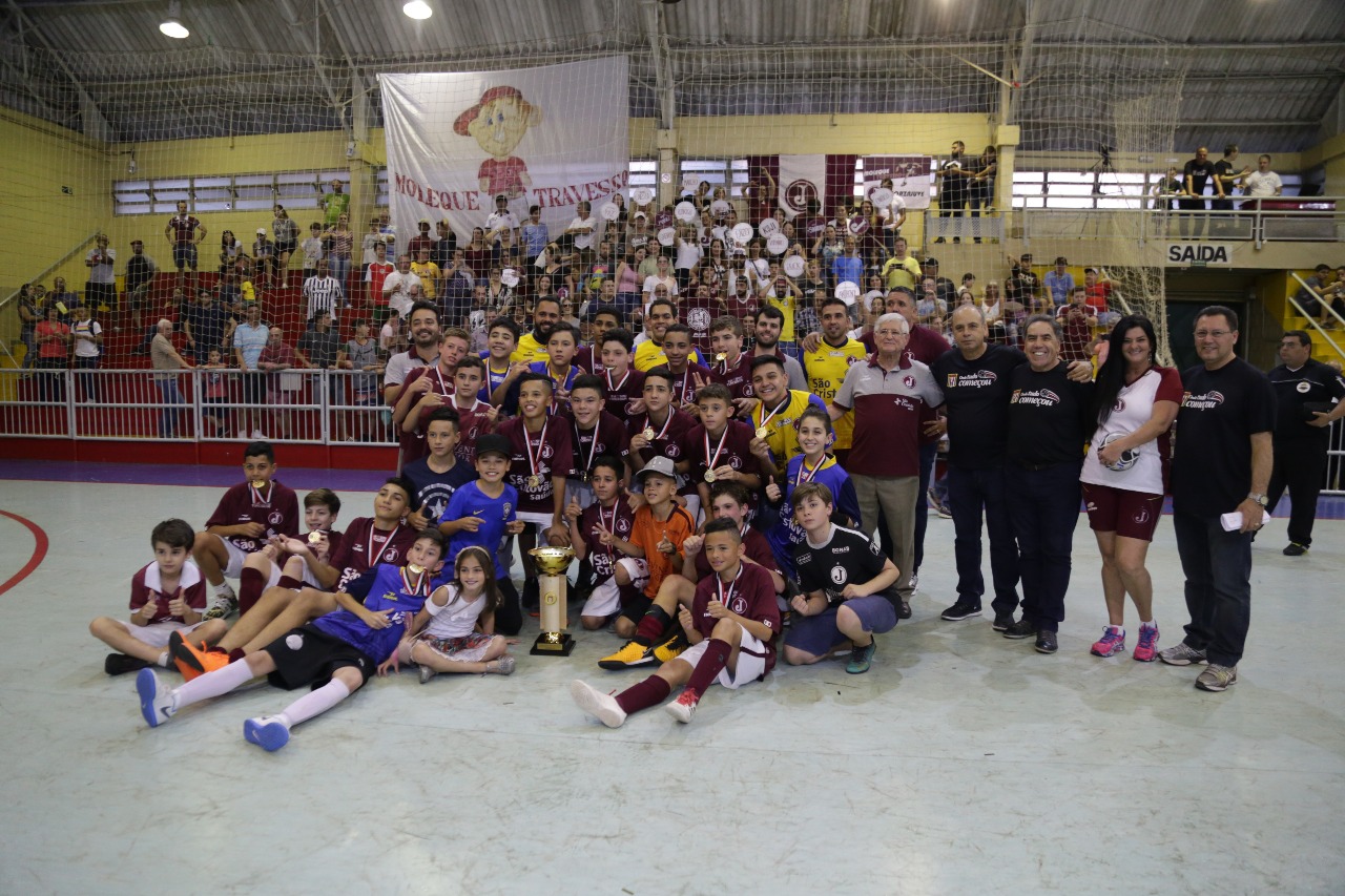 Sub-14 bate o São Paulo conquista o Metropolitano de Futsal