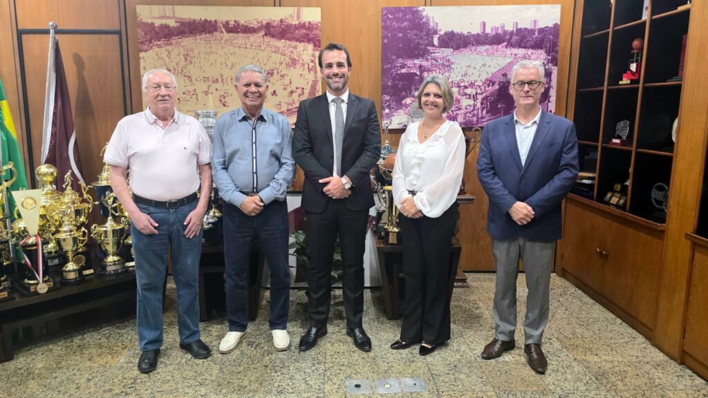 Deputado Lucas Bove visita o Juventus